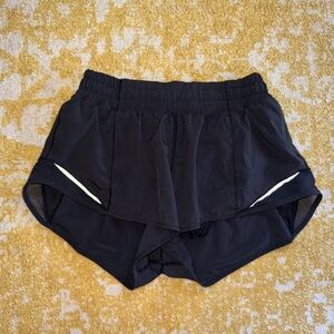 lululemon black hotty hot shorts